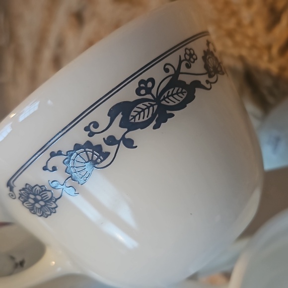 6 Old Town Pyrex Coffee mugs - Picture 2 of 4